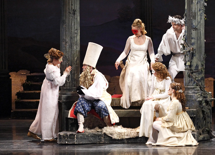 Игра любви и случая спектакль. Театральная любовь игра. Любовь и голуби театр. Стромынка 6 театр виктюка. Michael chekhov.